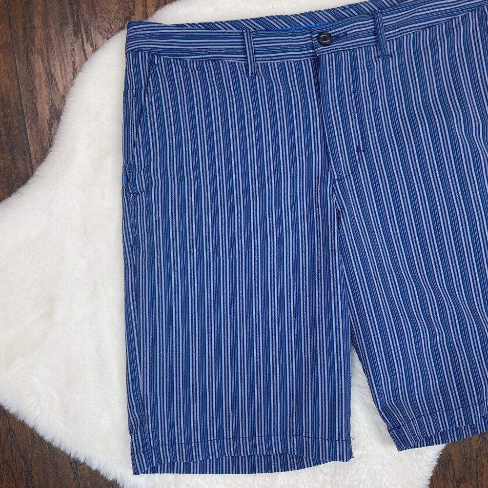 Tommy Bahama Shorts 33 Blue Striped Stretch Nylon 10" Inseam Golf Men's - Picture 3 of 9